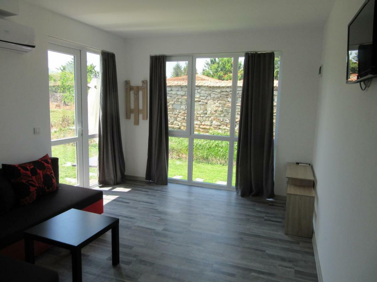 Karia Apartments Shabla Eksteriør bilde